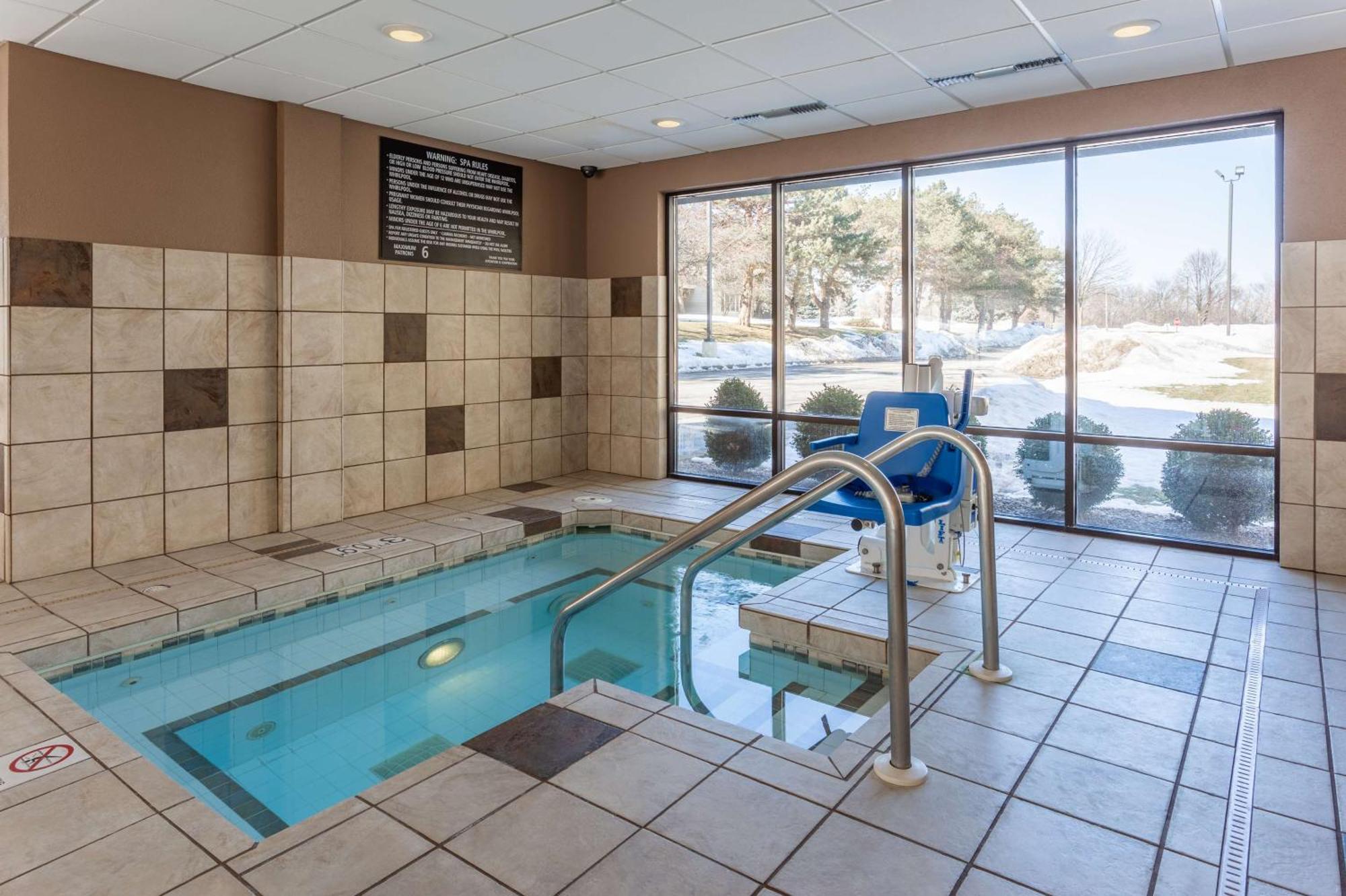 Hampton Inn Madison East Towne Mall Area Buitenkant foto