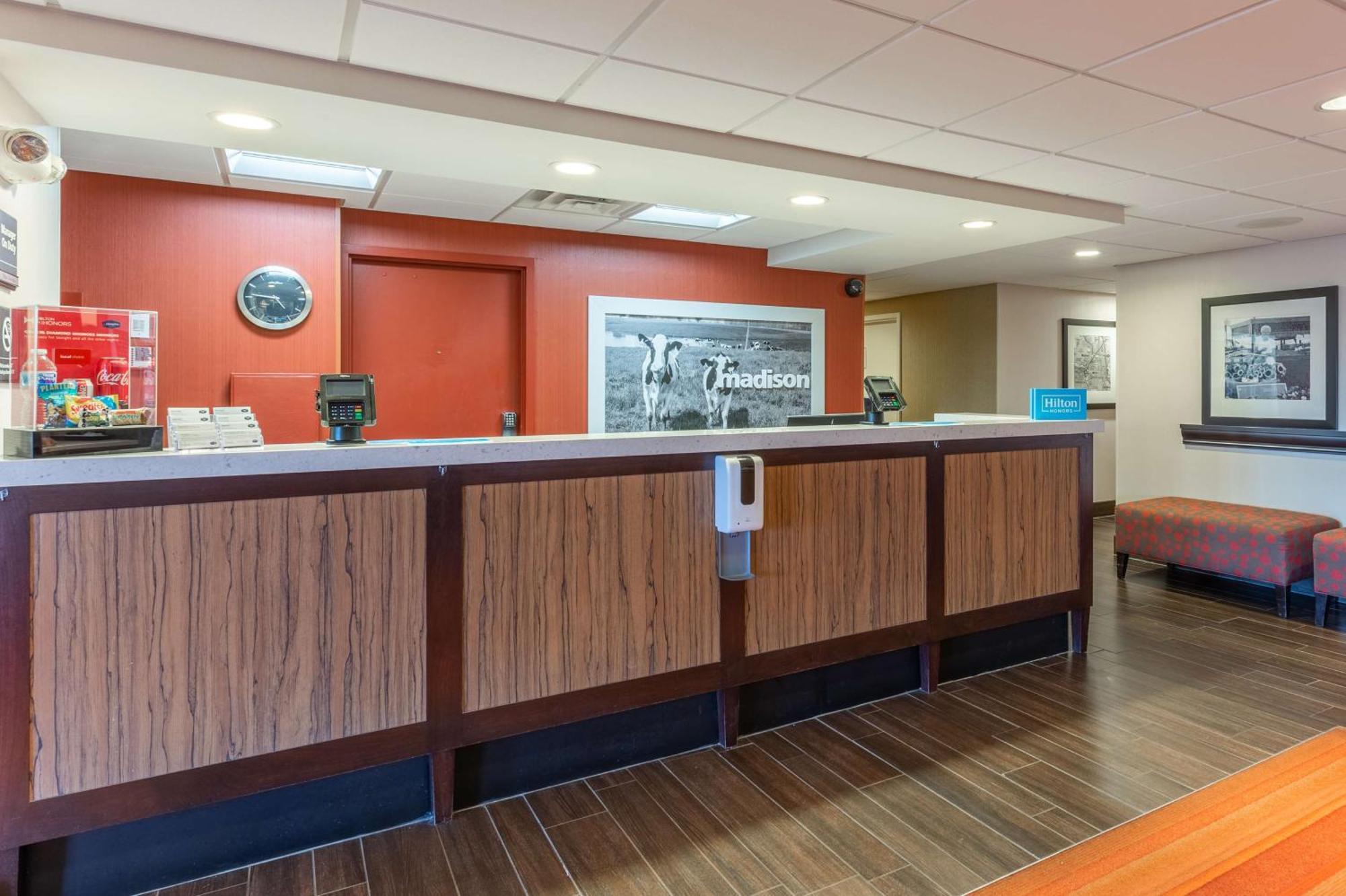 Hampton Inn Madison East Towne Mall Area Buitenkant foto