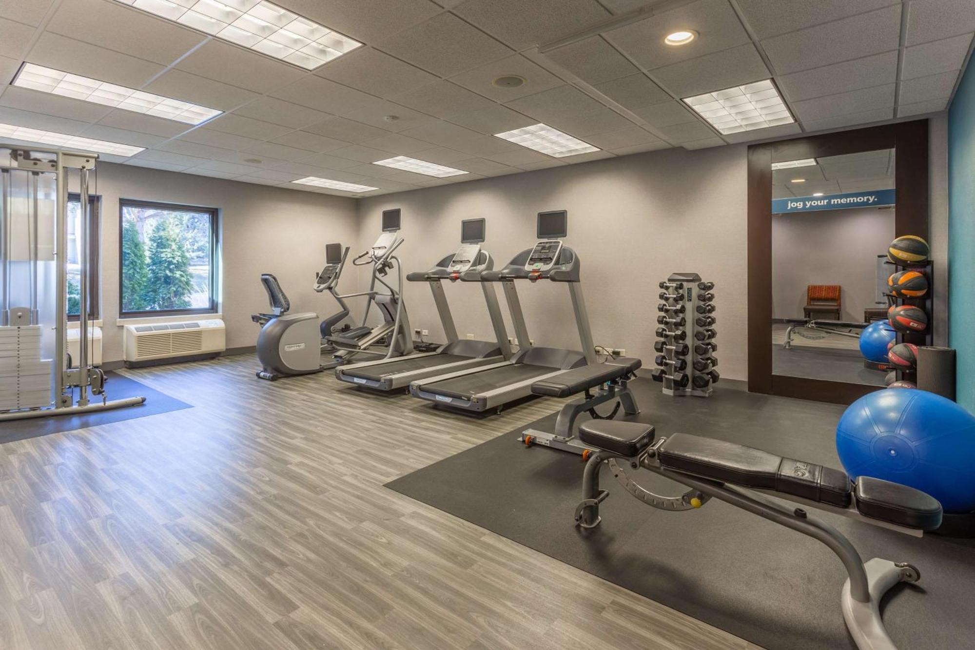 Hampton Inn Madison East Towne Mall Area Buitenkant foto