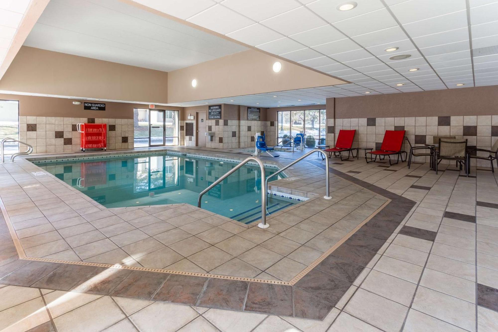 Hampton Inn Madison East Towne Mall Area Buitenkant foto