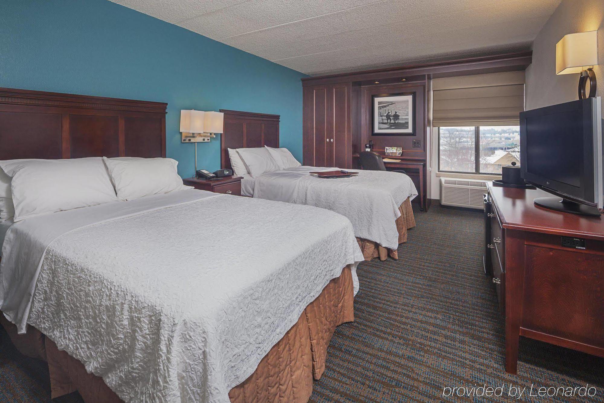 Hampton Inn Madison East Towne Mall Area Buitenkant foto