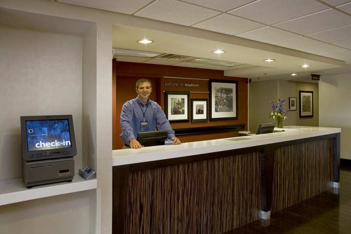 Hampton Inn Madison East Towne Mall Area Interieur foto